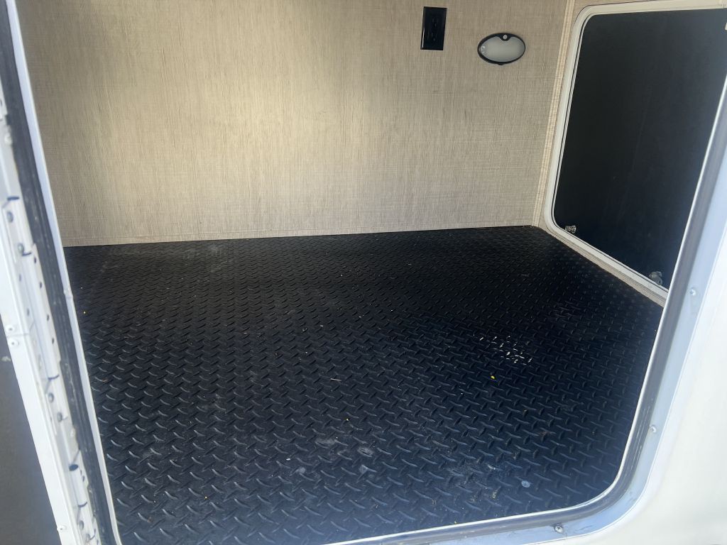 2022 Ford Econoline Image 21