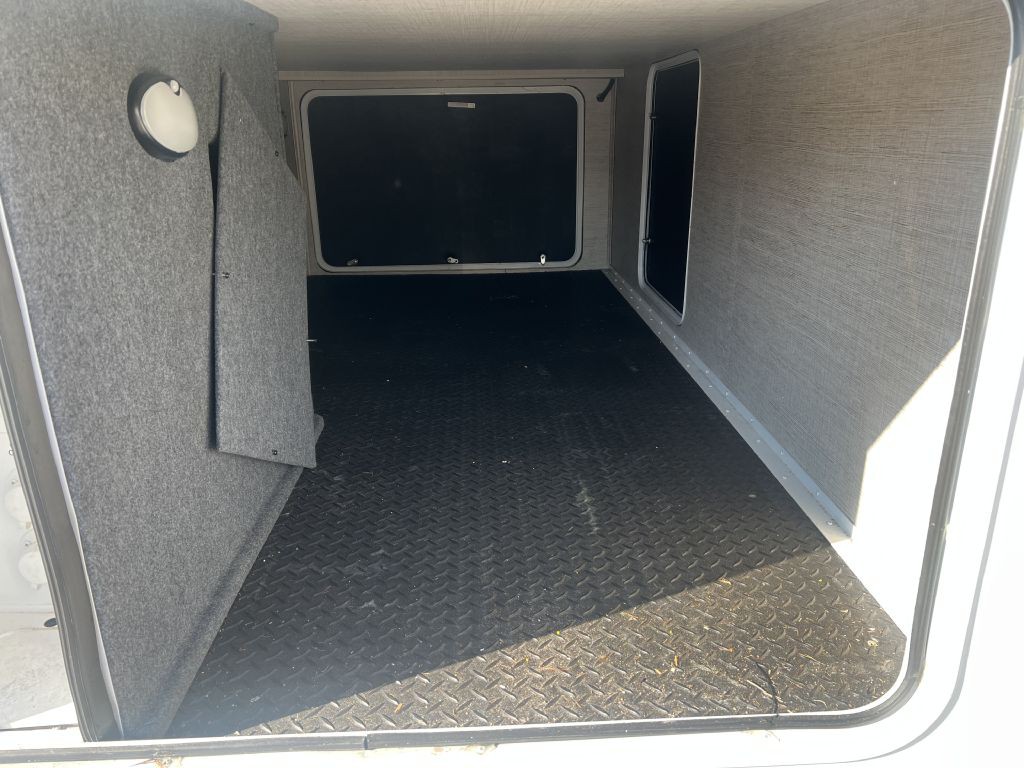 2022 Ford Econoline Image 22