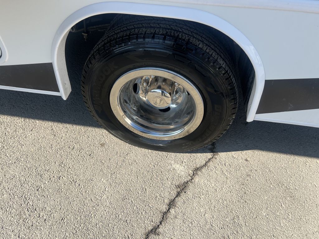 2022 Ford Econoline Image 27