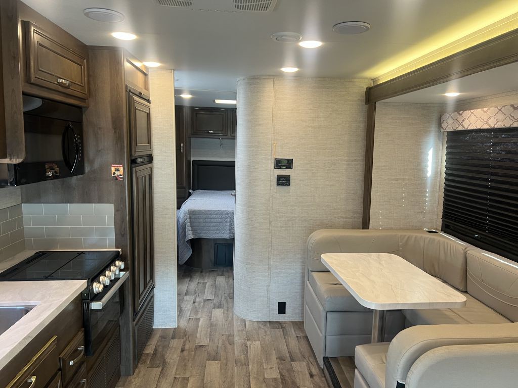 2022 Ford Econoline Image 32