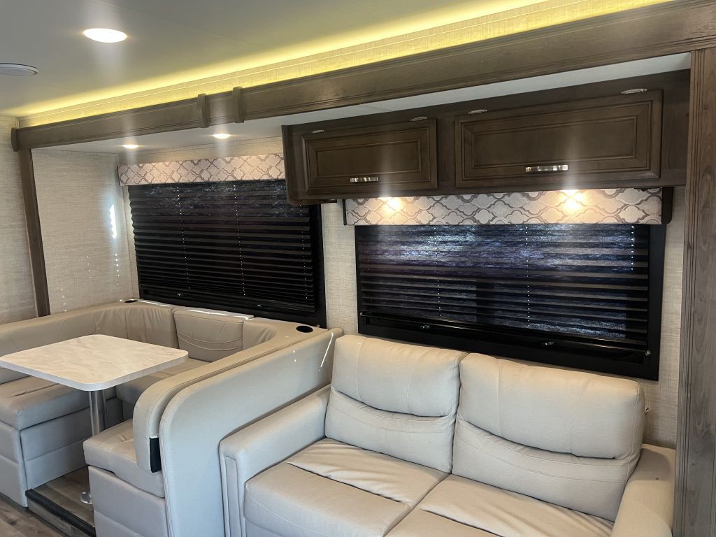 2022 Ford Econoline Image 34