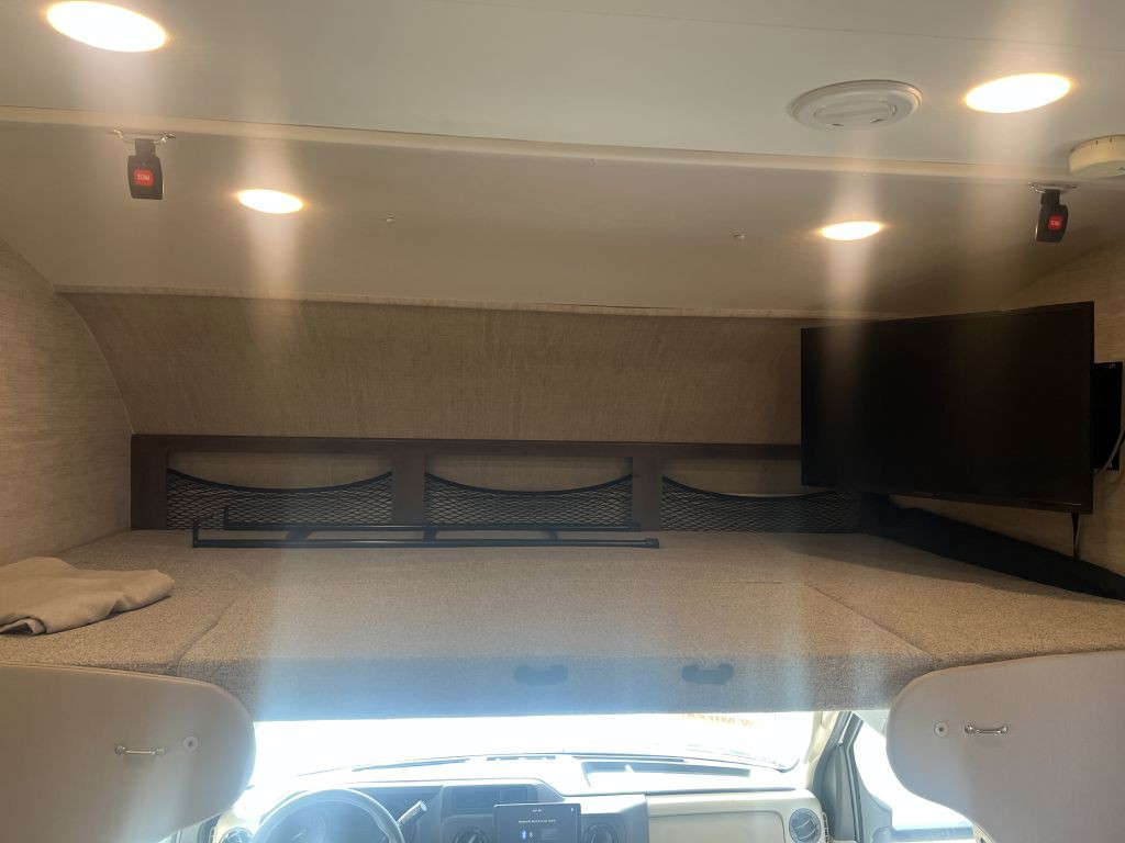 2022 Ford Econoline Image 42