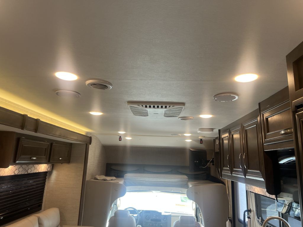 2022 Ford Econoline Image 44