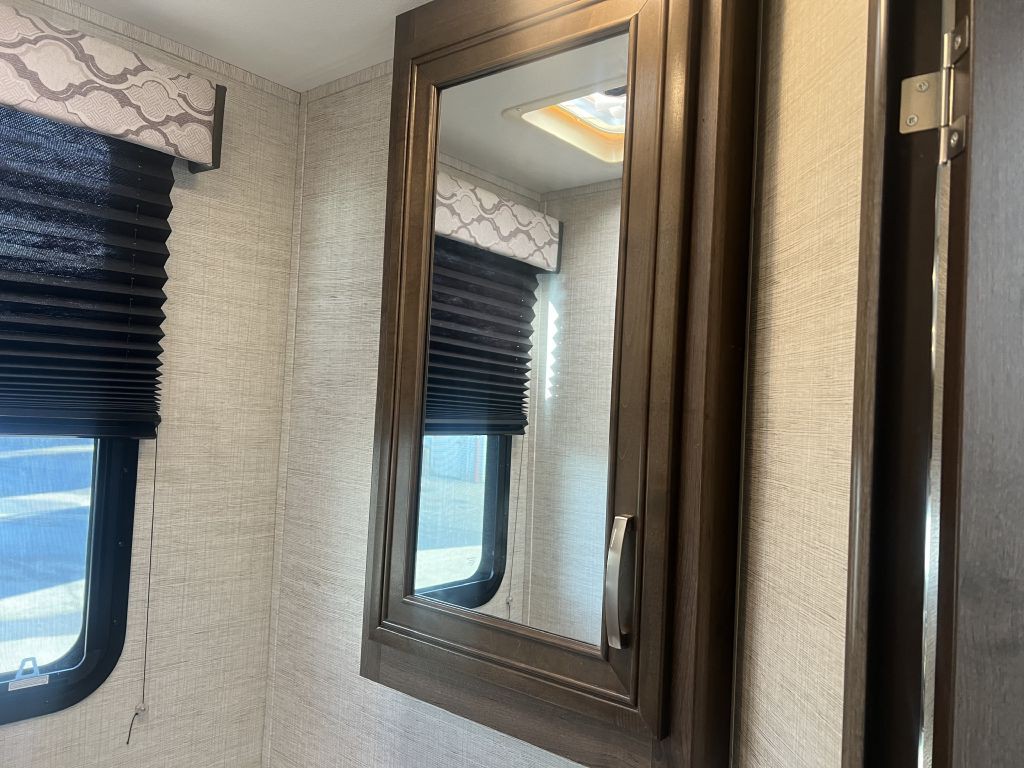 2022 Ford Econoline Image 51