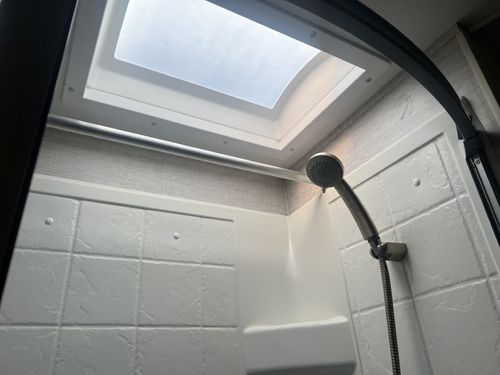 2022 Ford Econoline Image 54