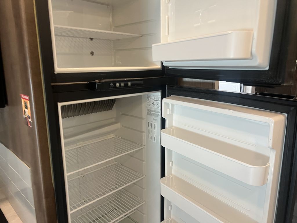 2022 Ford Econoline Image 57