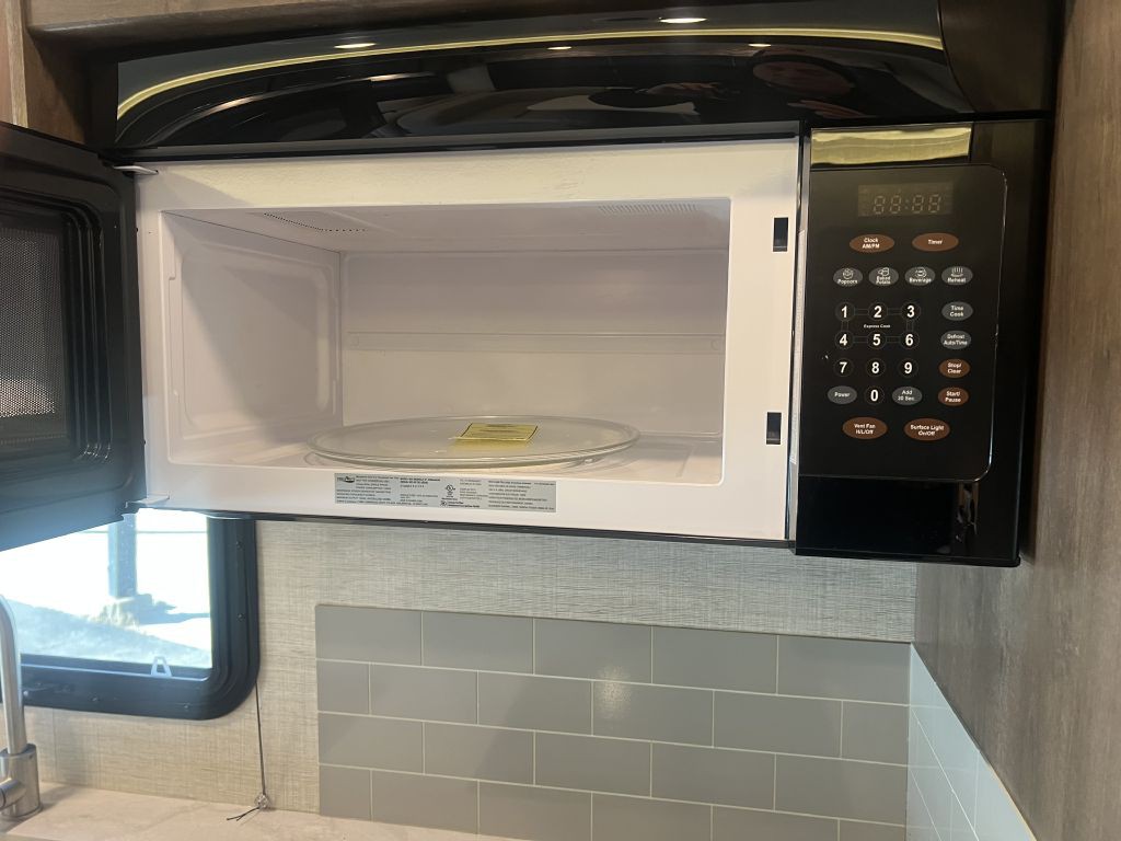 2022 Ford Econoline Image 59