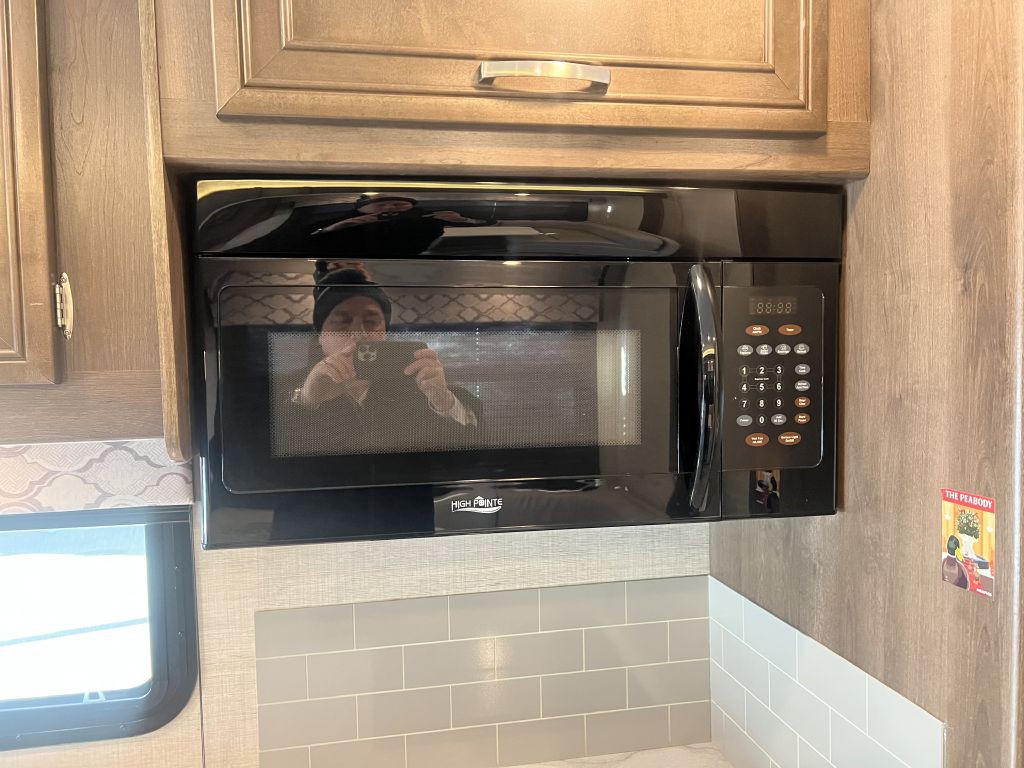 2022 Ford Econoline Image 60