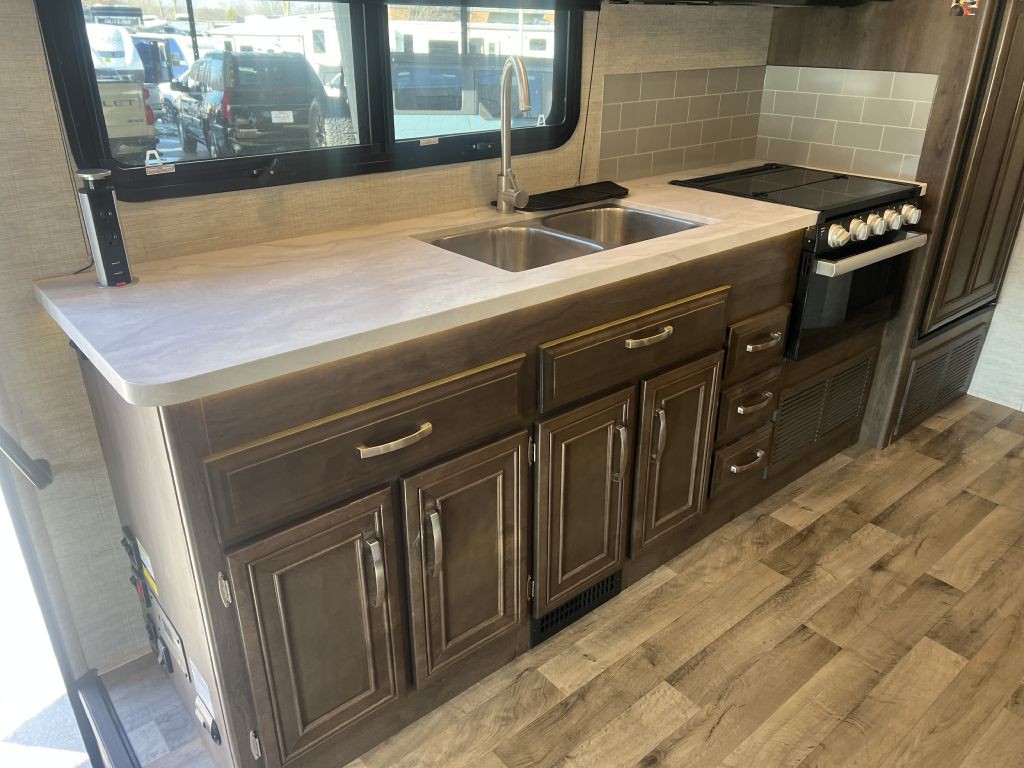 2022 Ford Econoline Image 67