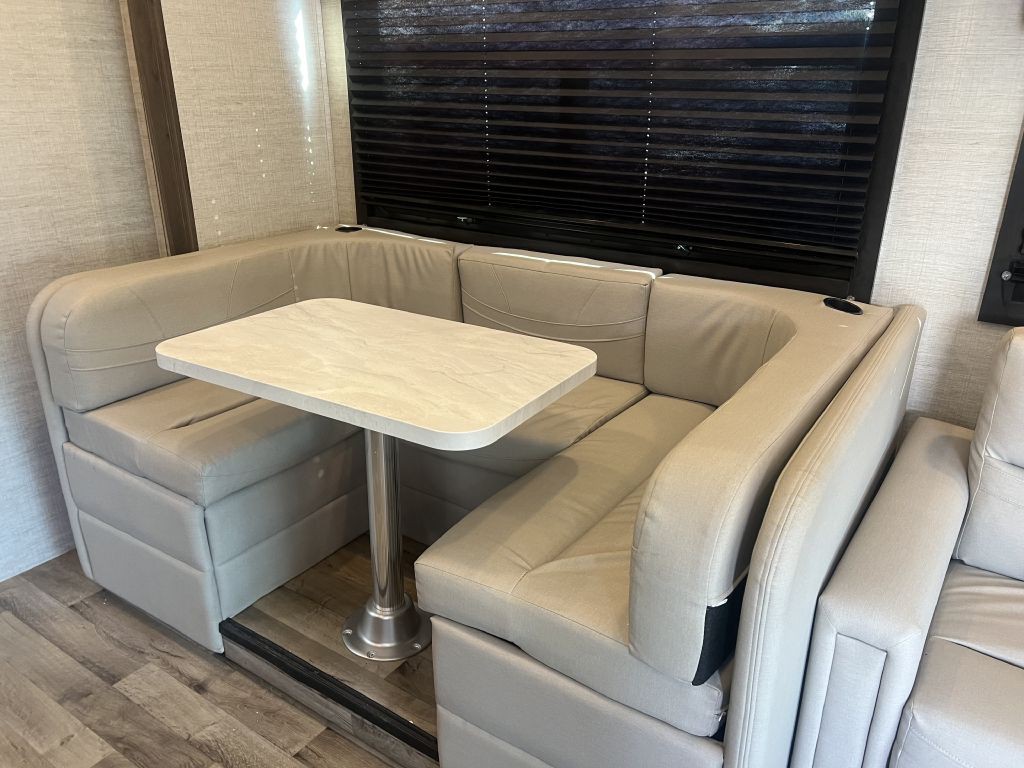 2022 Ford Econoline Image 69