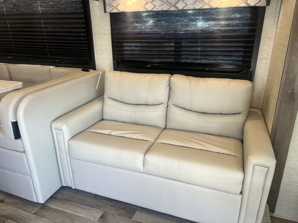 2022 Ford Econoline Image 71