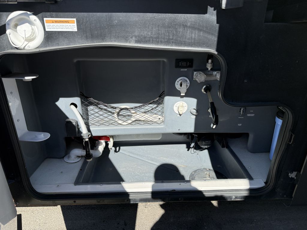 2018 RAM Endeavor 39f Image 8