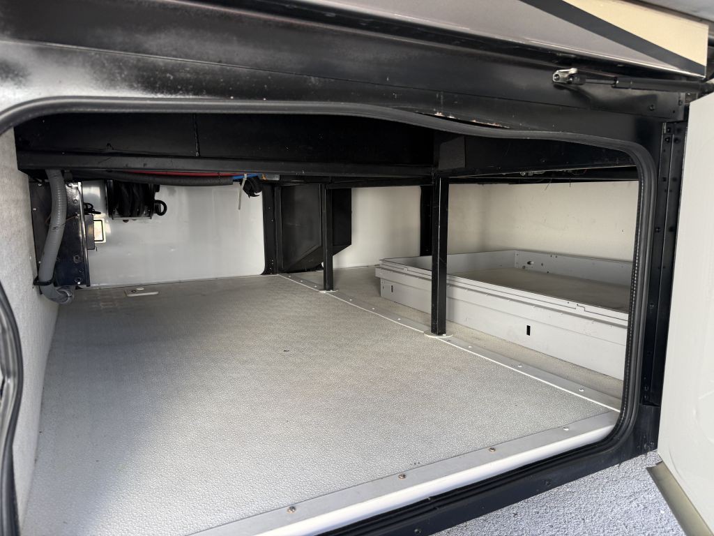 2018 RAM Endeavor 39f Image 17