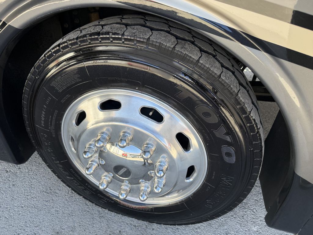 2018 RAM Endeavor 39f Image 22