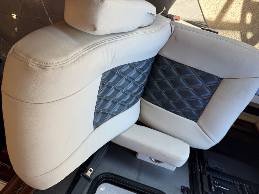 2018 RAM Endeavor 39f Image 48