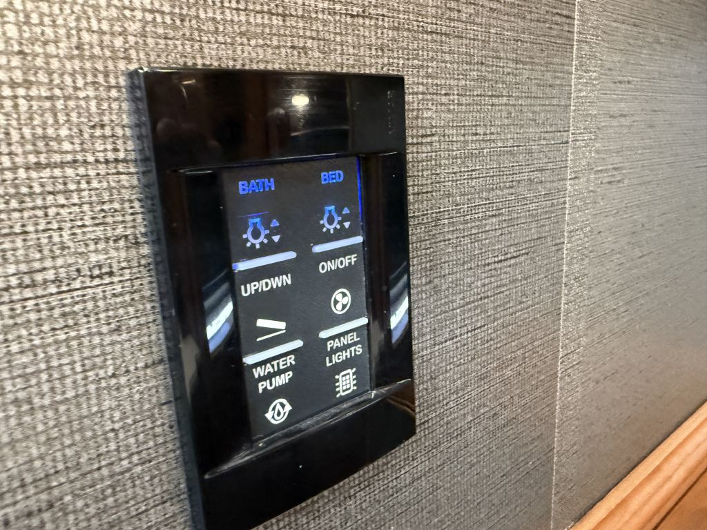 2018 RAM Endeavor 39f Image 65