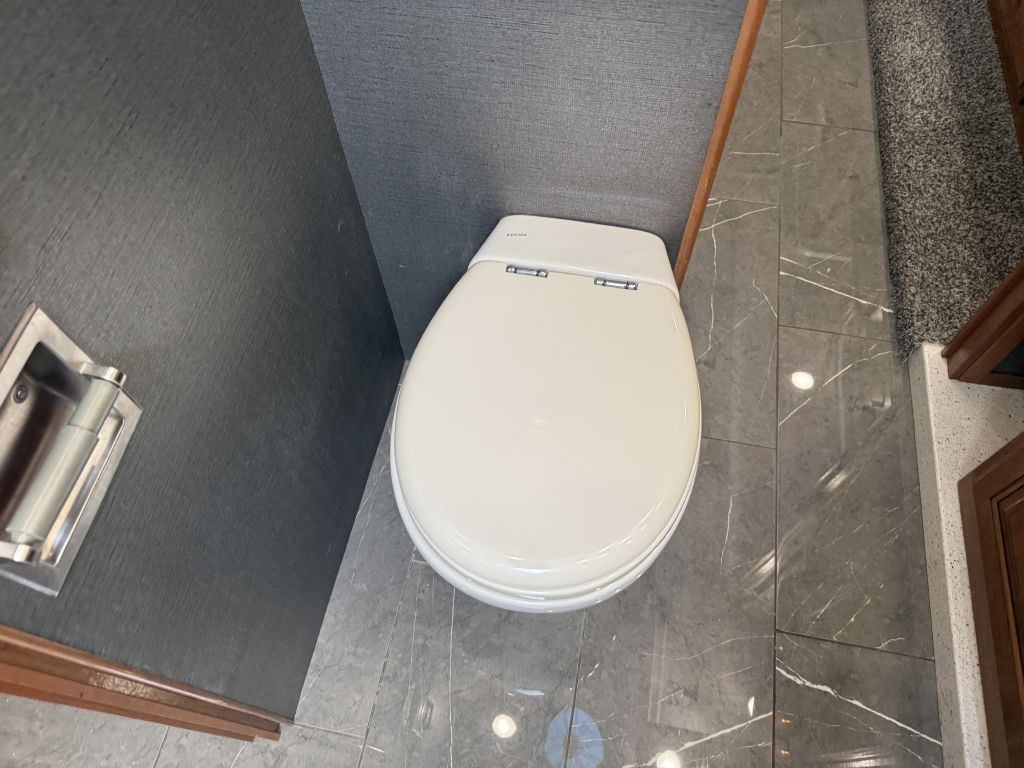 2018 RAM Endeavor 39f Image 66