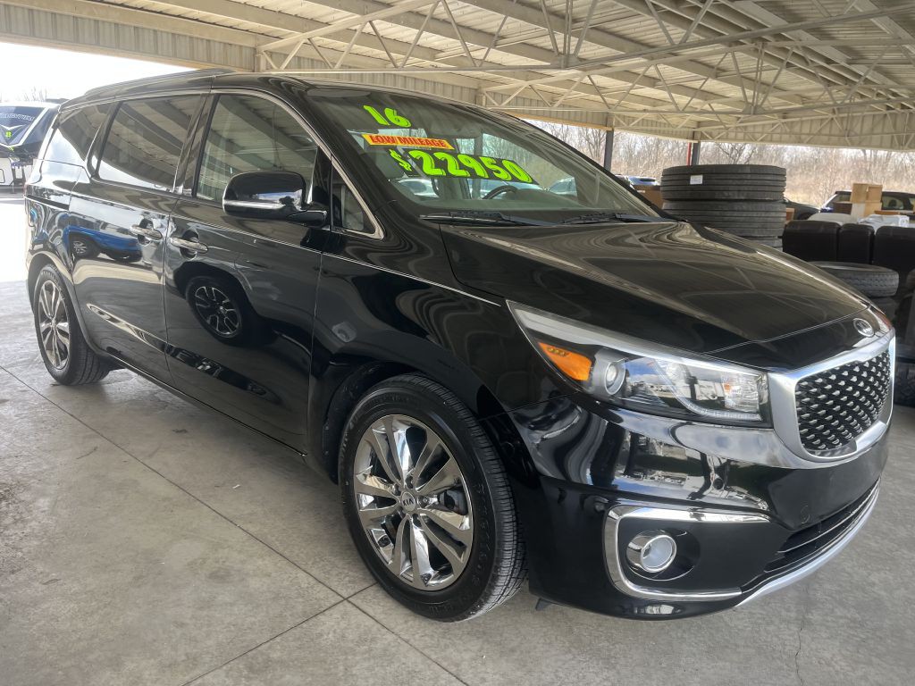 2016 Kia Sedona Image 2