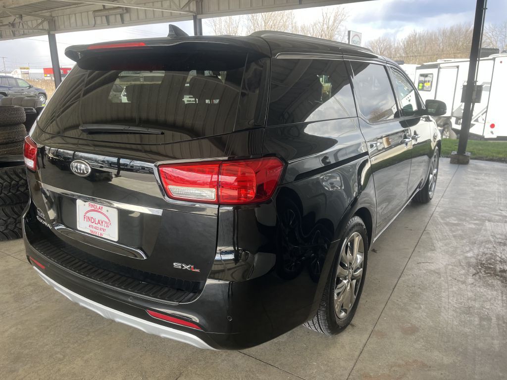 2016 Kia Sedona Image 4