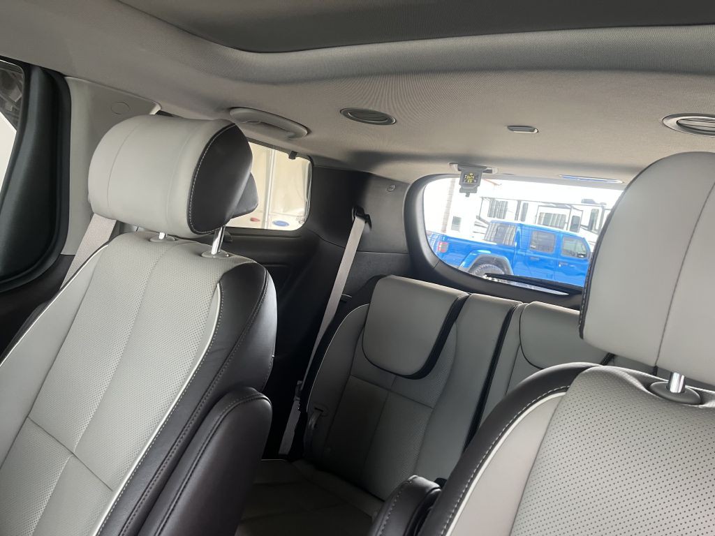 2016 Kia Sedona Image 16