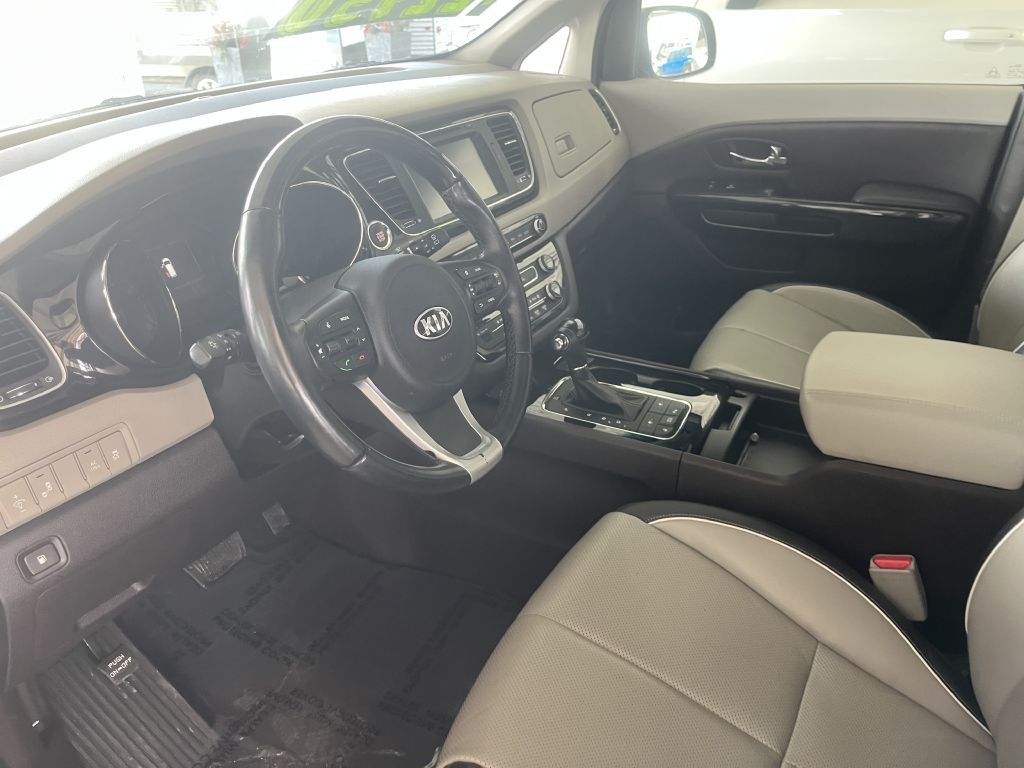 2016 Kia Sedona Image 18
