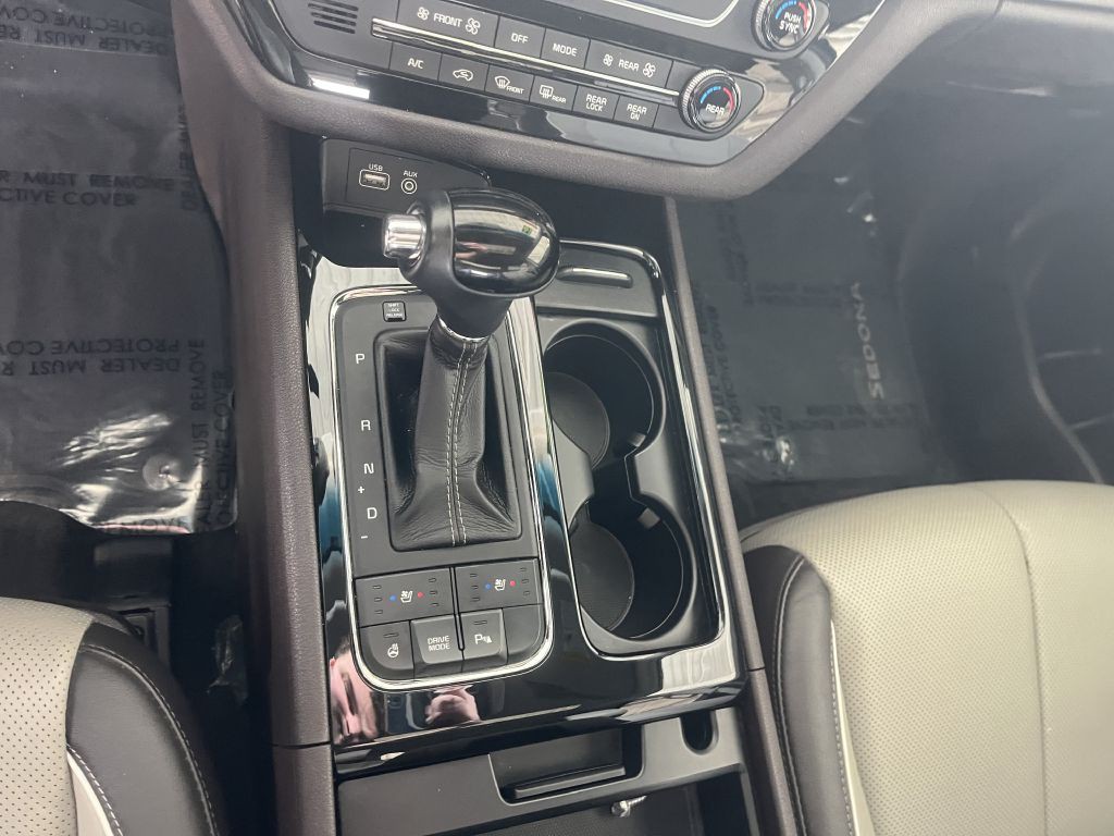 2016 Kia Sedona Image 28
