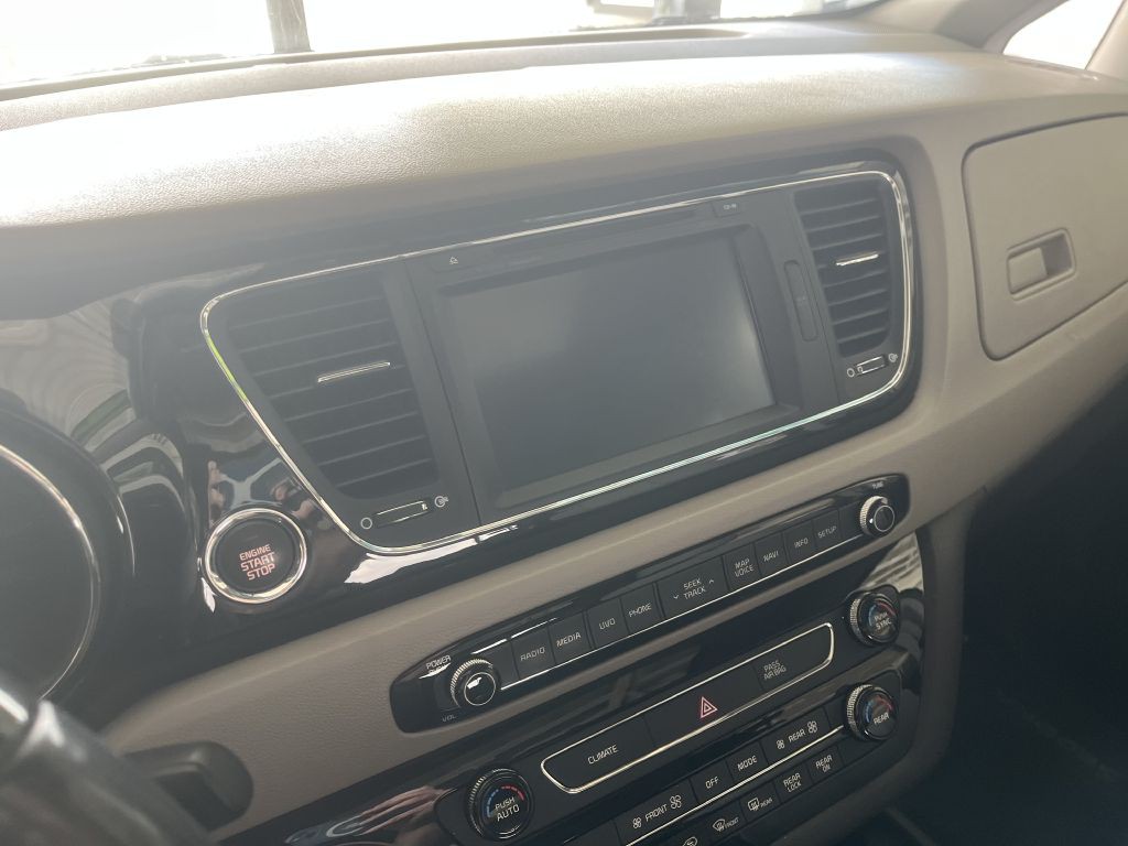 2016 Kia Sedona Image 30