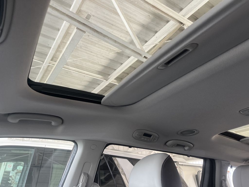 2016 Kia Sedona Image 32