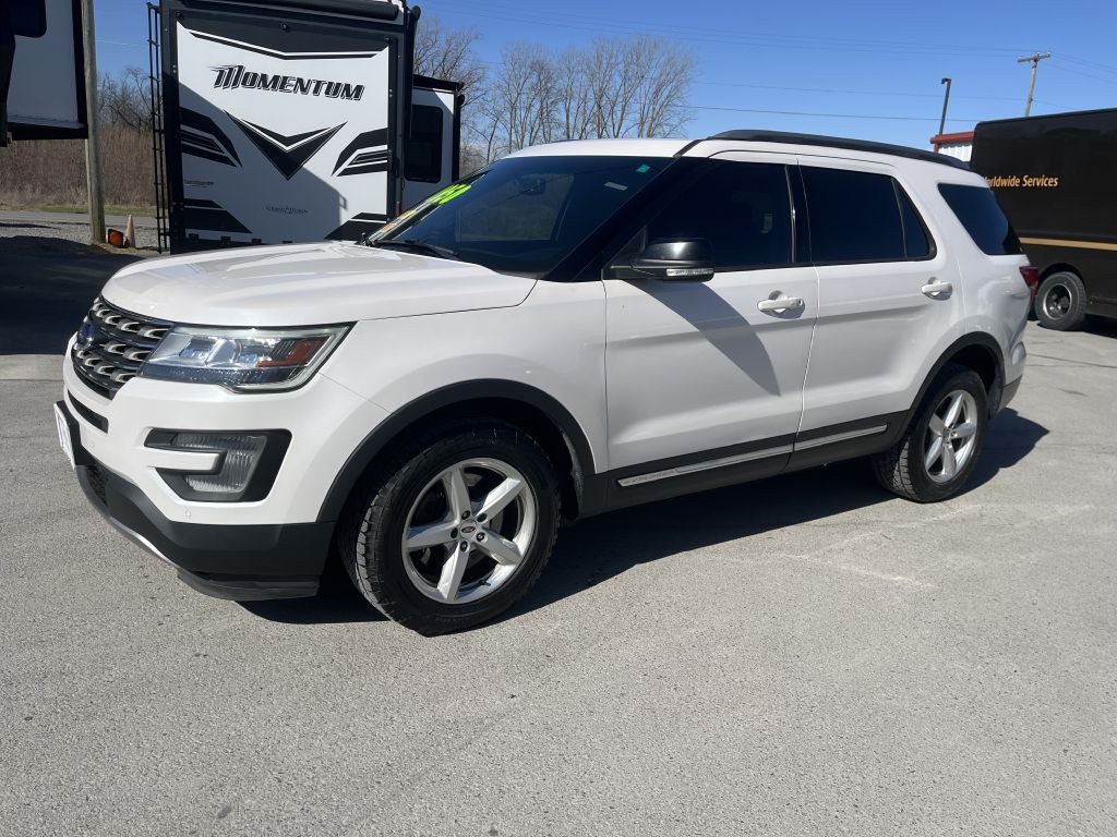 2017 Ford Explorer Image 2