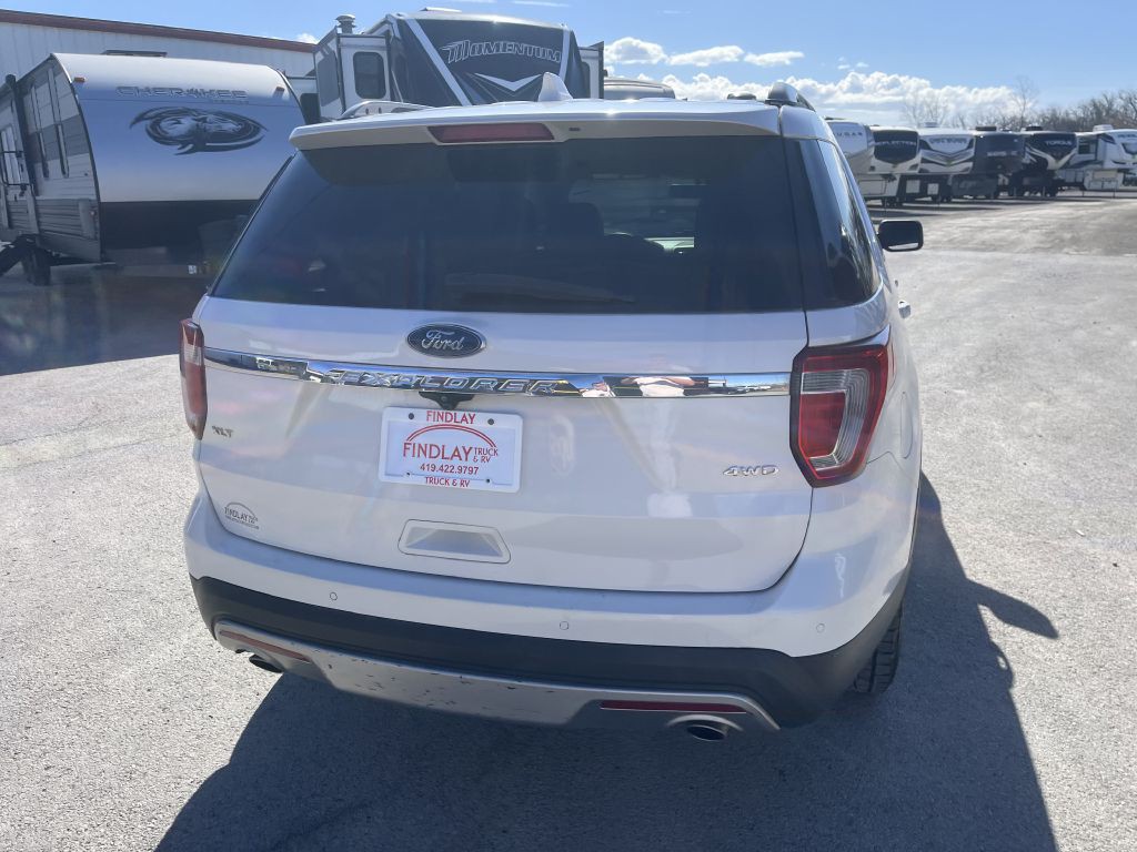 2017 Ford Explorer Image 9