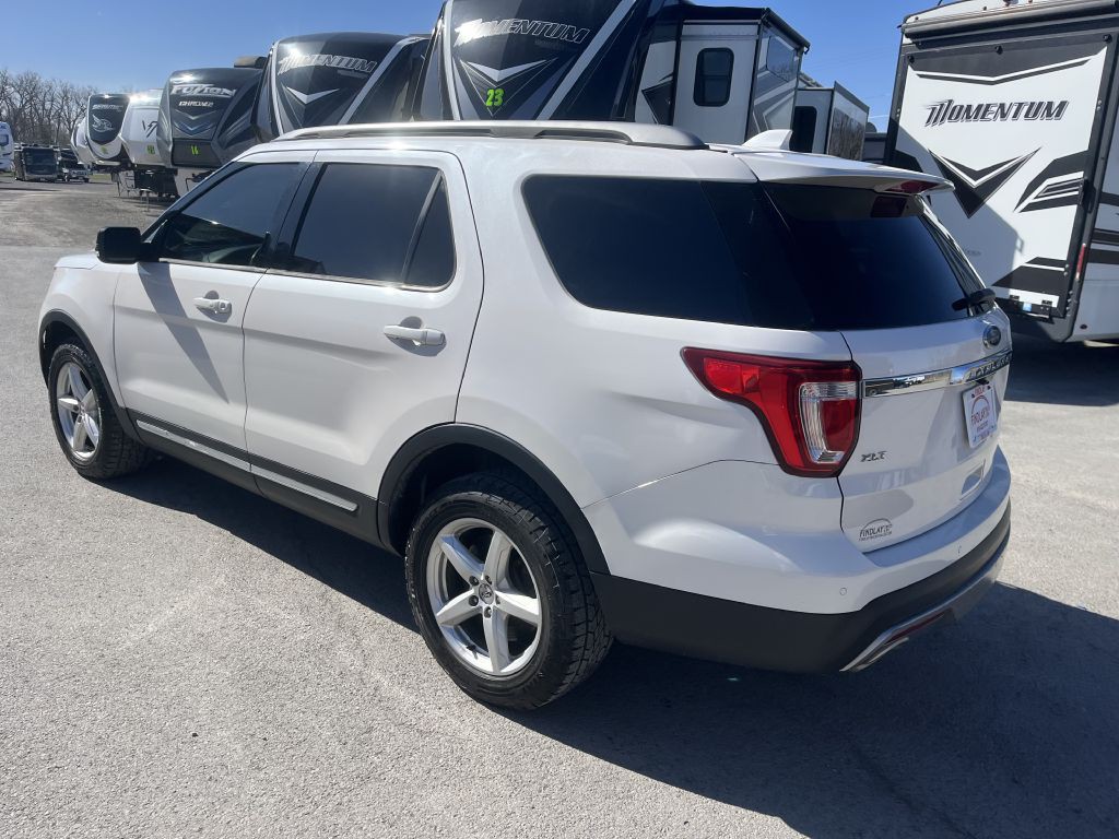 2017 Ford Explorer Image 12