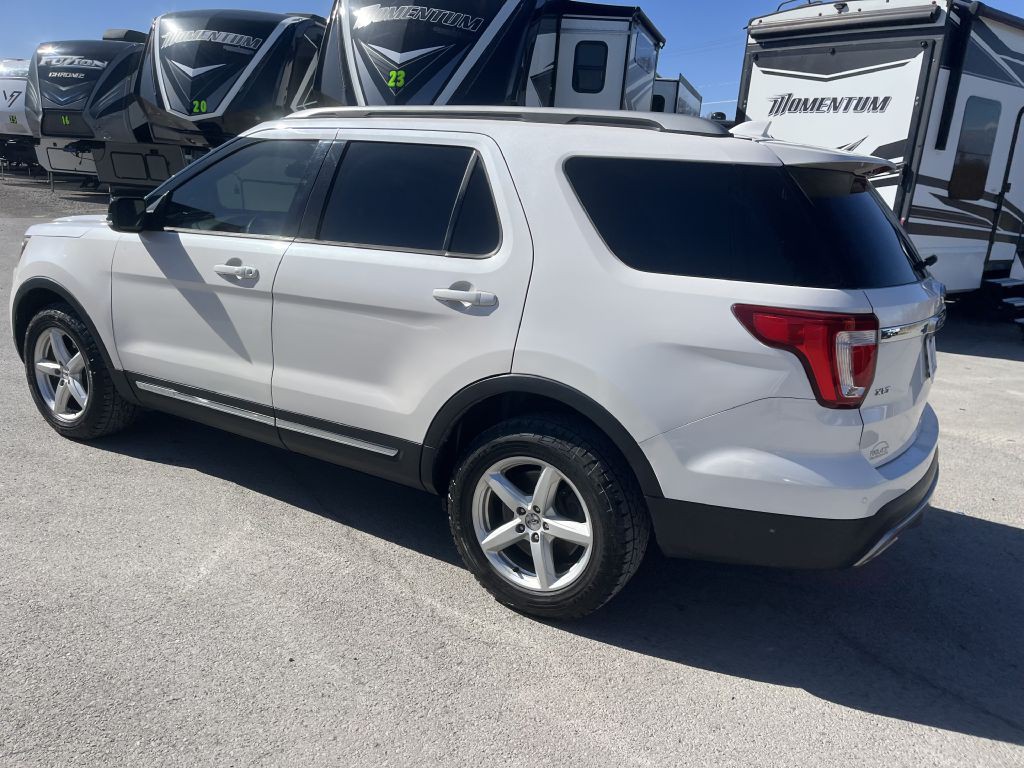 2017 Ford Explorer Image 13