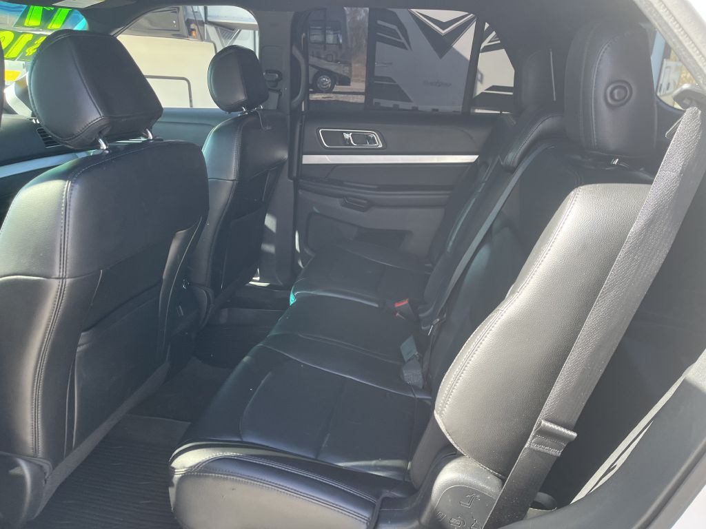 2017 Ford Explorer Image 14