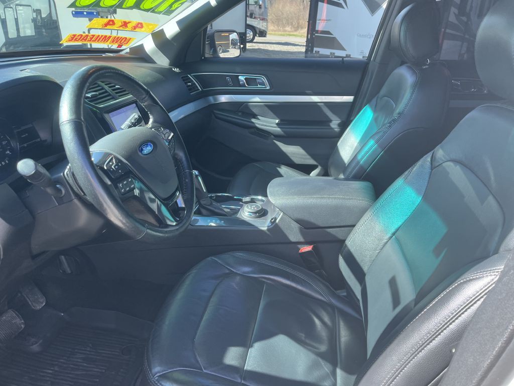 2017 Ford Explorer Image 18