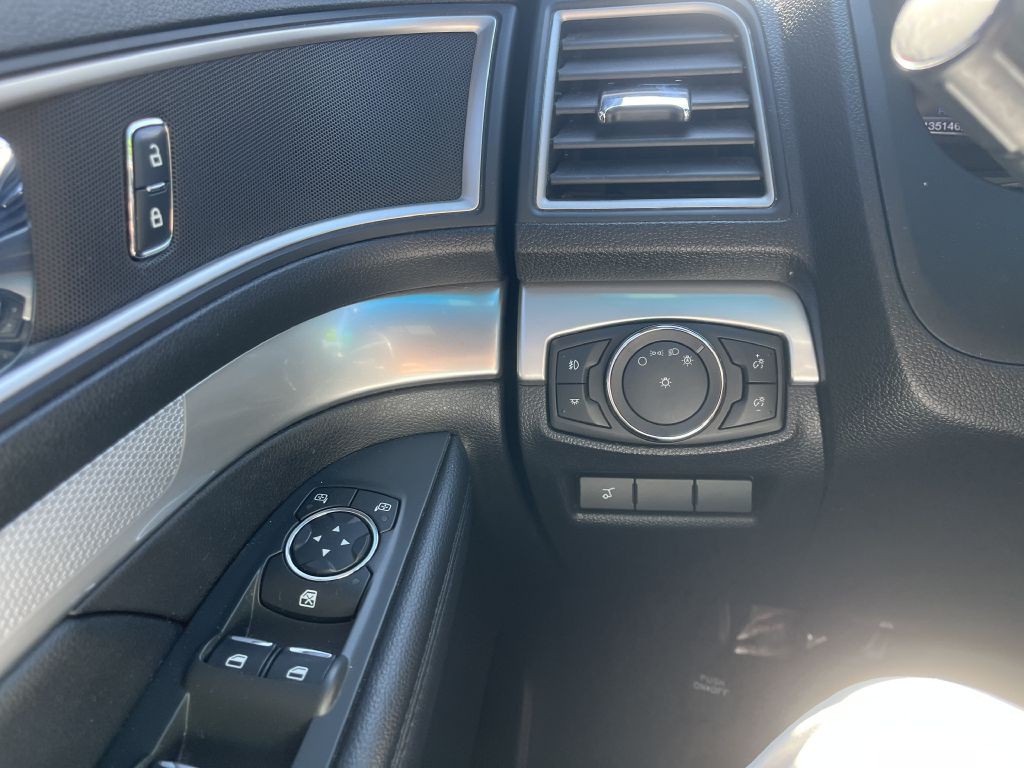 2017 Ford Explorer Image 28
