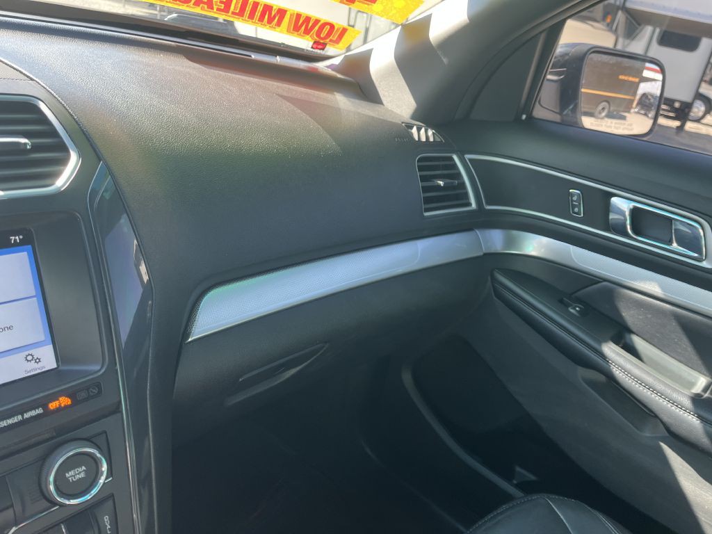 2017 Ford Explorer Image 34