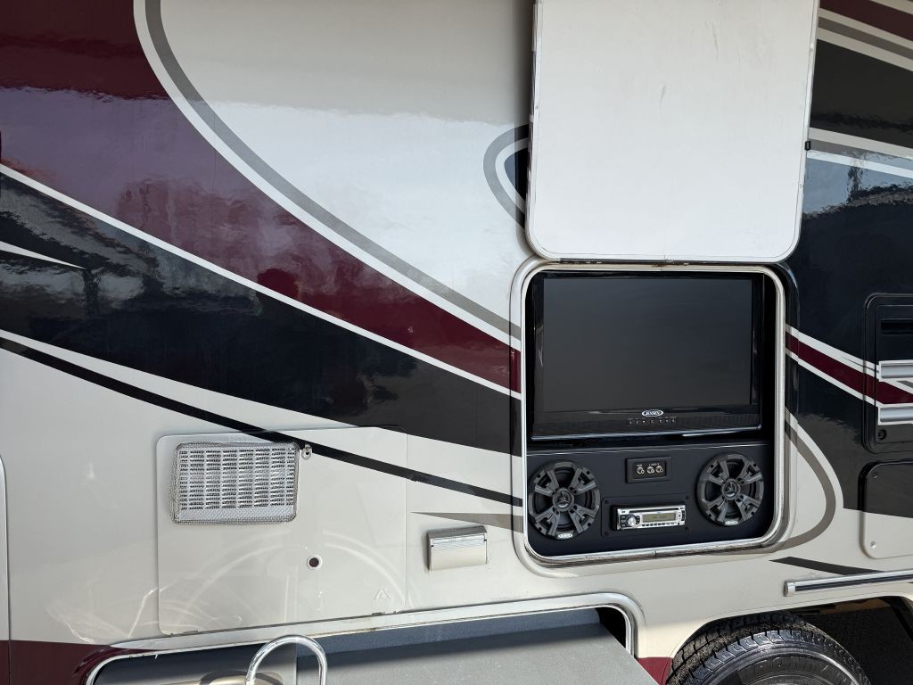 2014 Chevrolet Express Image 14