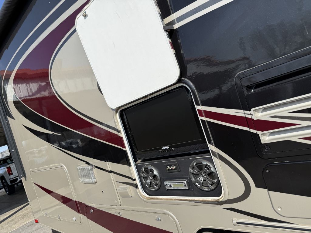 2014 Chevrolet Express Image 19