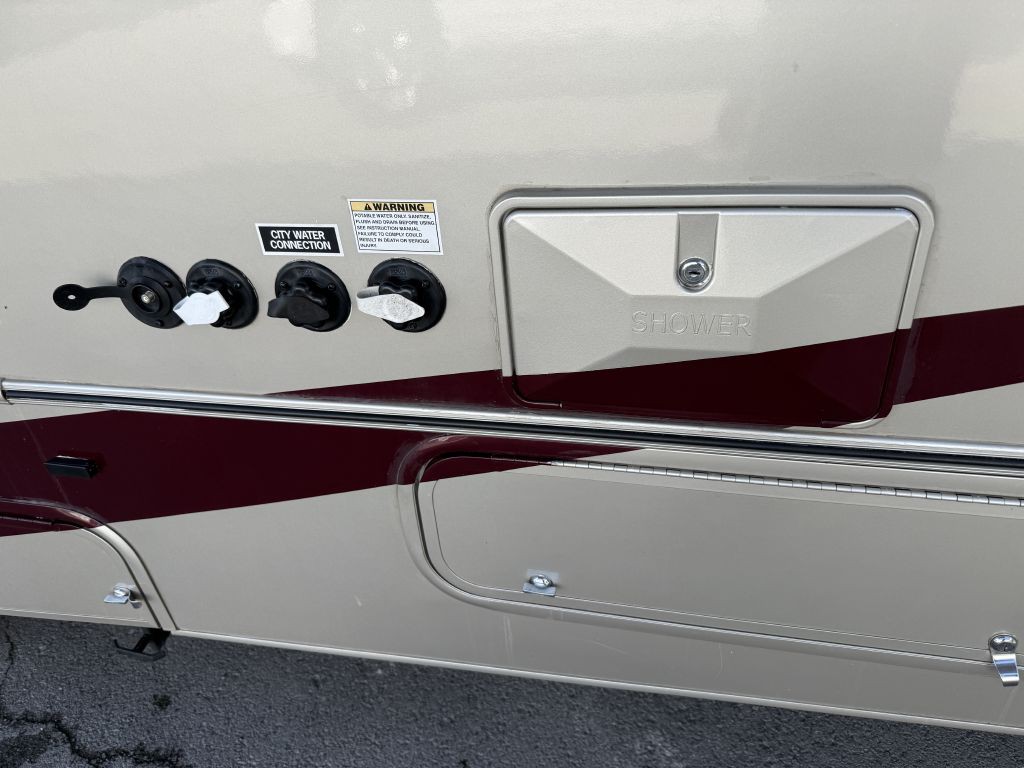 2014 Chevrolet Express Image 32