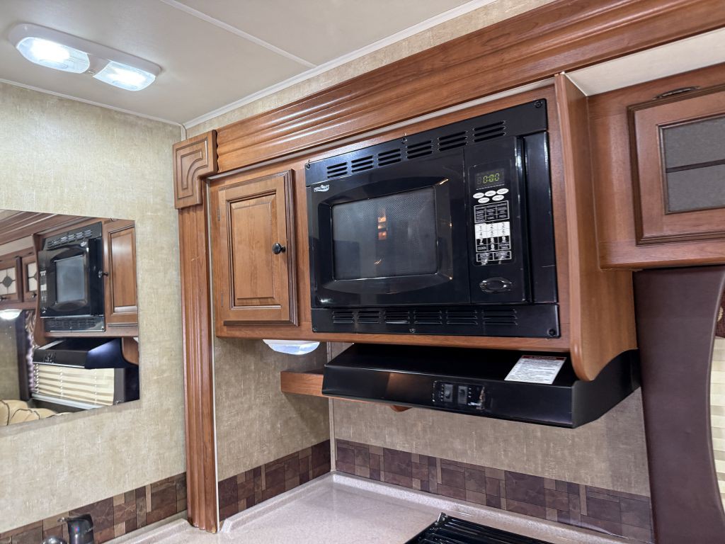 2014 Chevrolet Express Image 45