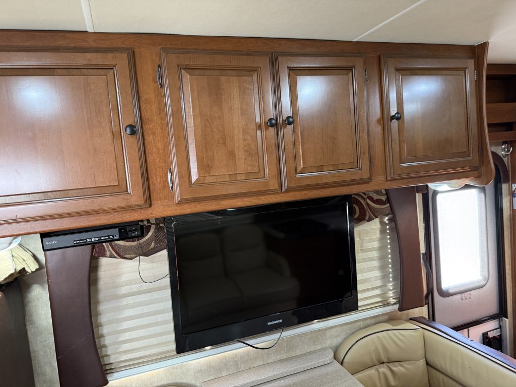 2014 Chevrolet Express Image 48