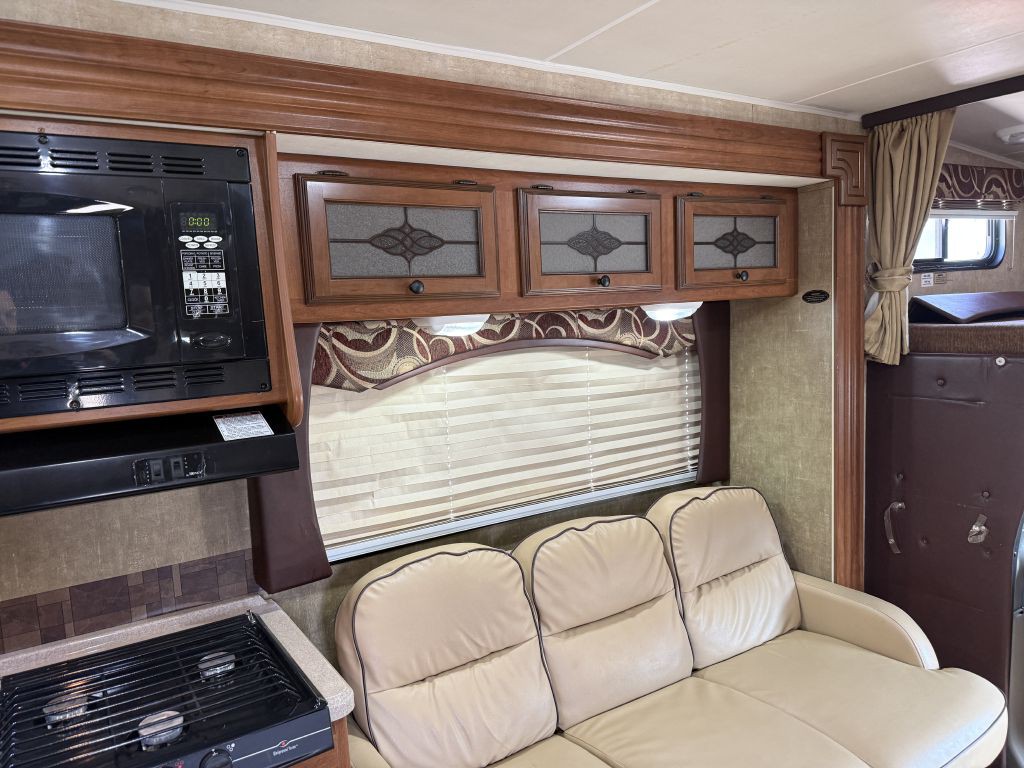 2014 Chevrolet Express Image 61