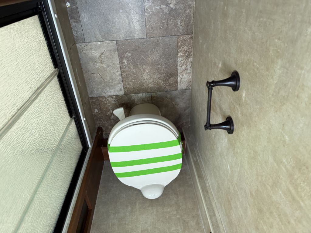 2014 Chevrolet Express Image 74