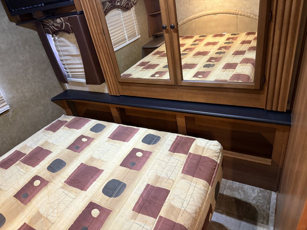 2014 Chevrolet Express Image 82