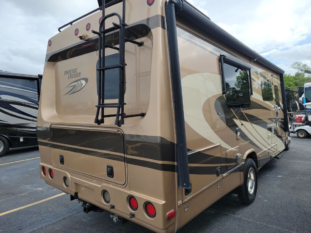 2018 Ford Econoline Image 2