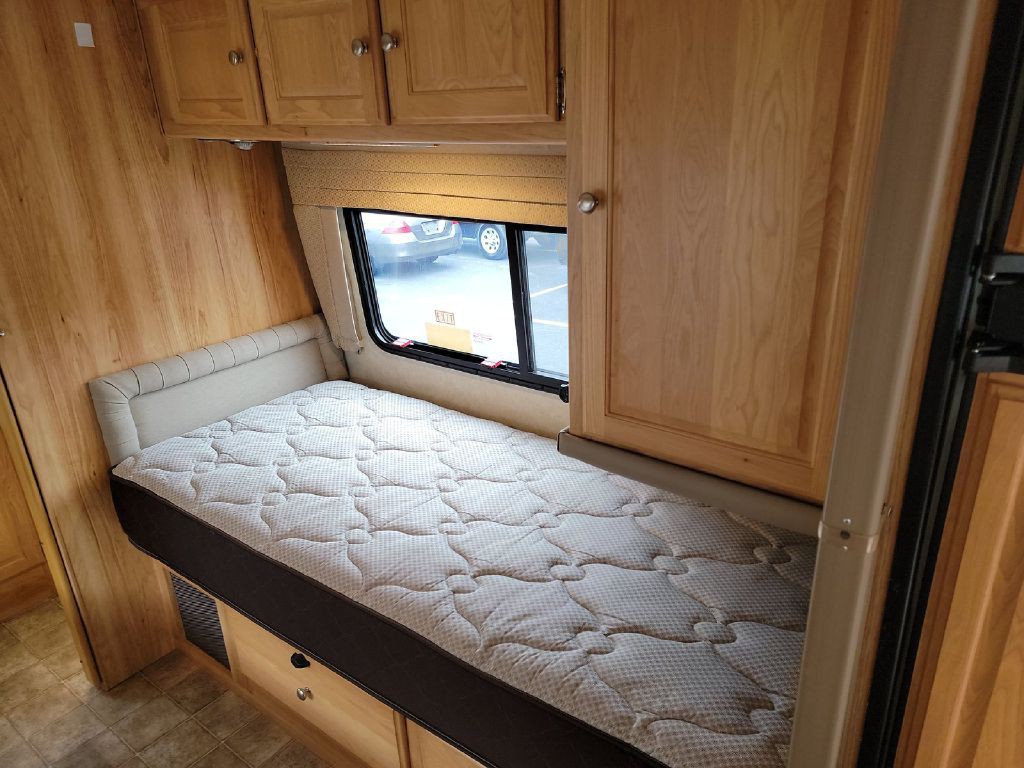 2018 Ford Econoline Image 9