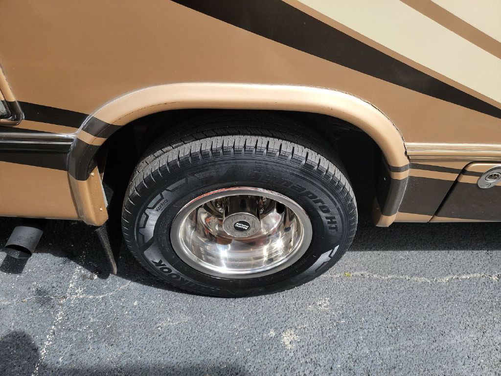 2018 Ford Econoline Image 12