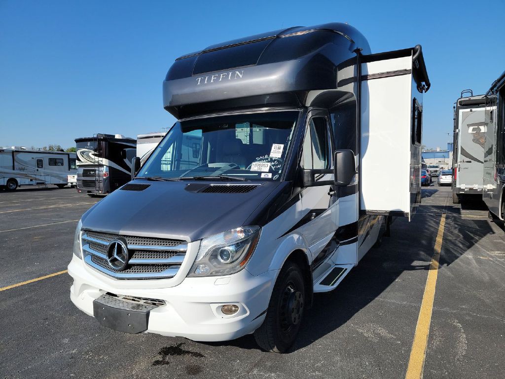 2017 Mercedes-Benz Sprinter Image 1