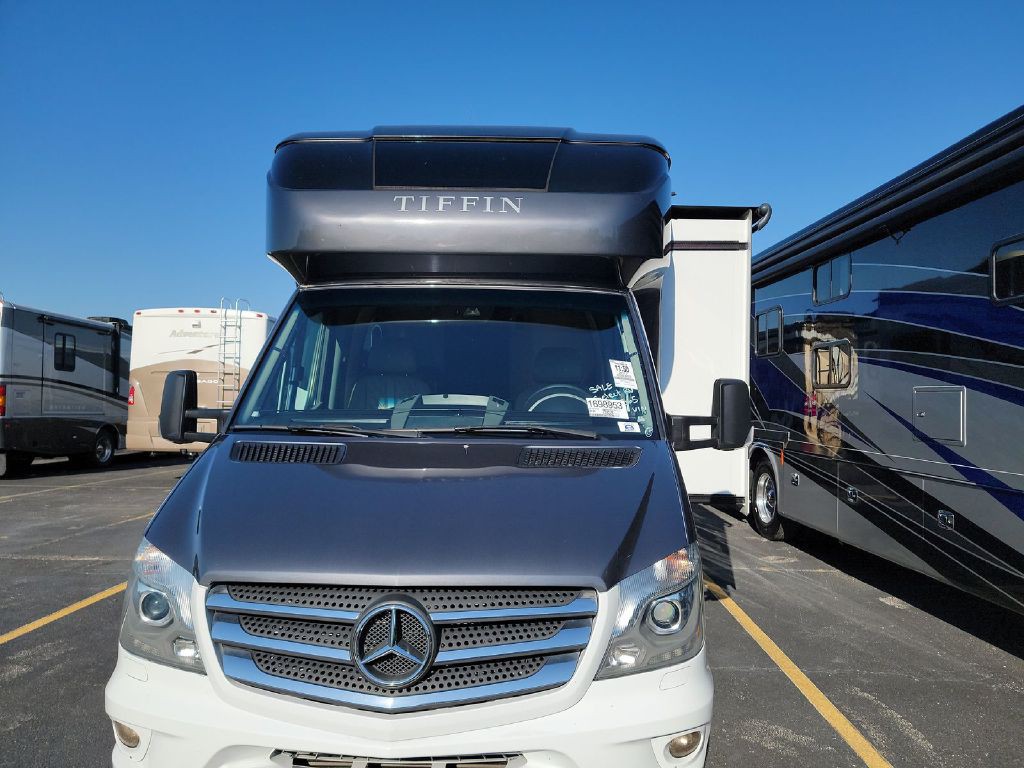2017 Mercedes-Benz Sprinter Image 3