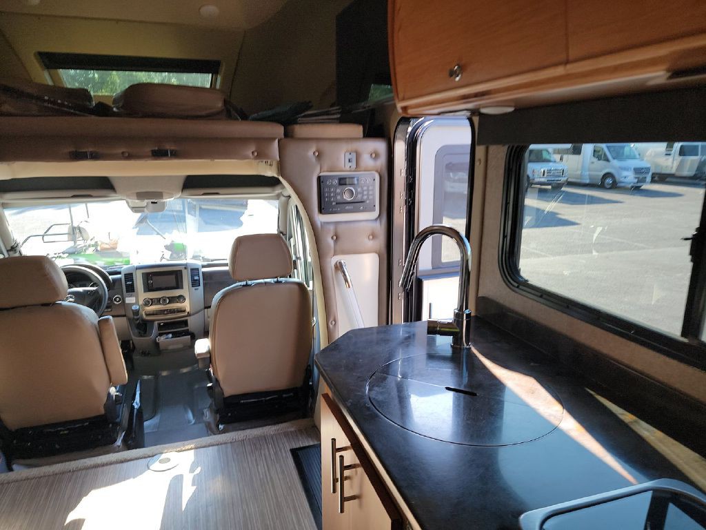 2017 Mercedes-Benz Sprinter Image 8